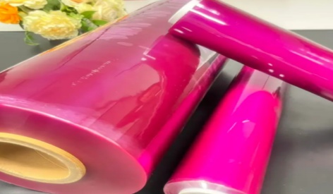 Peut-on mettre du film alimentaire au micro-ondes ?